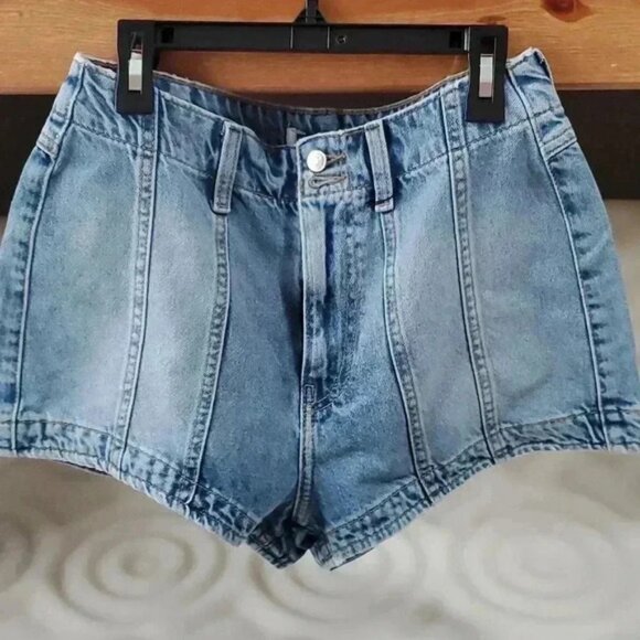 SHORTS - Picture 5 of 5